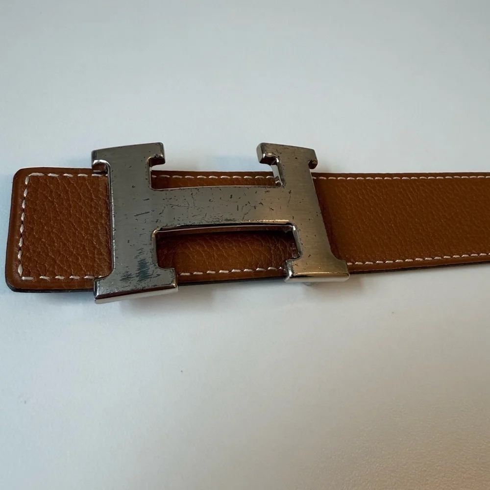 Hermes Women’s Reversible belt. Size 80. Excellent Condition.